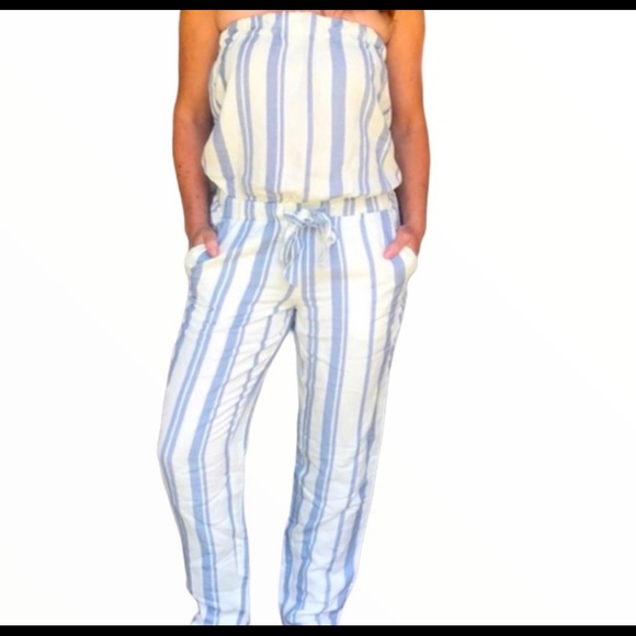 Pants - NWT - Classy white & blue strapless jumpsuit